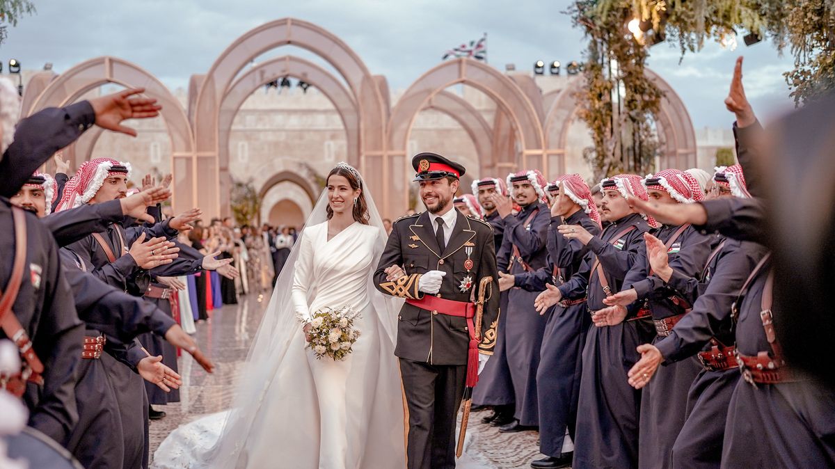 Fotky z pohádkové svatby korunního prince: Stmelí Jordánsko a Saúdskou Arábii